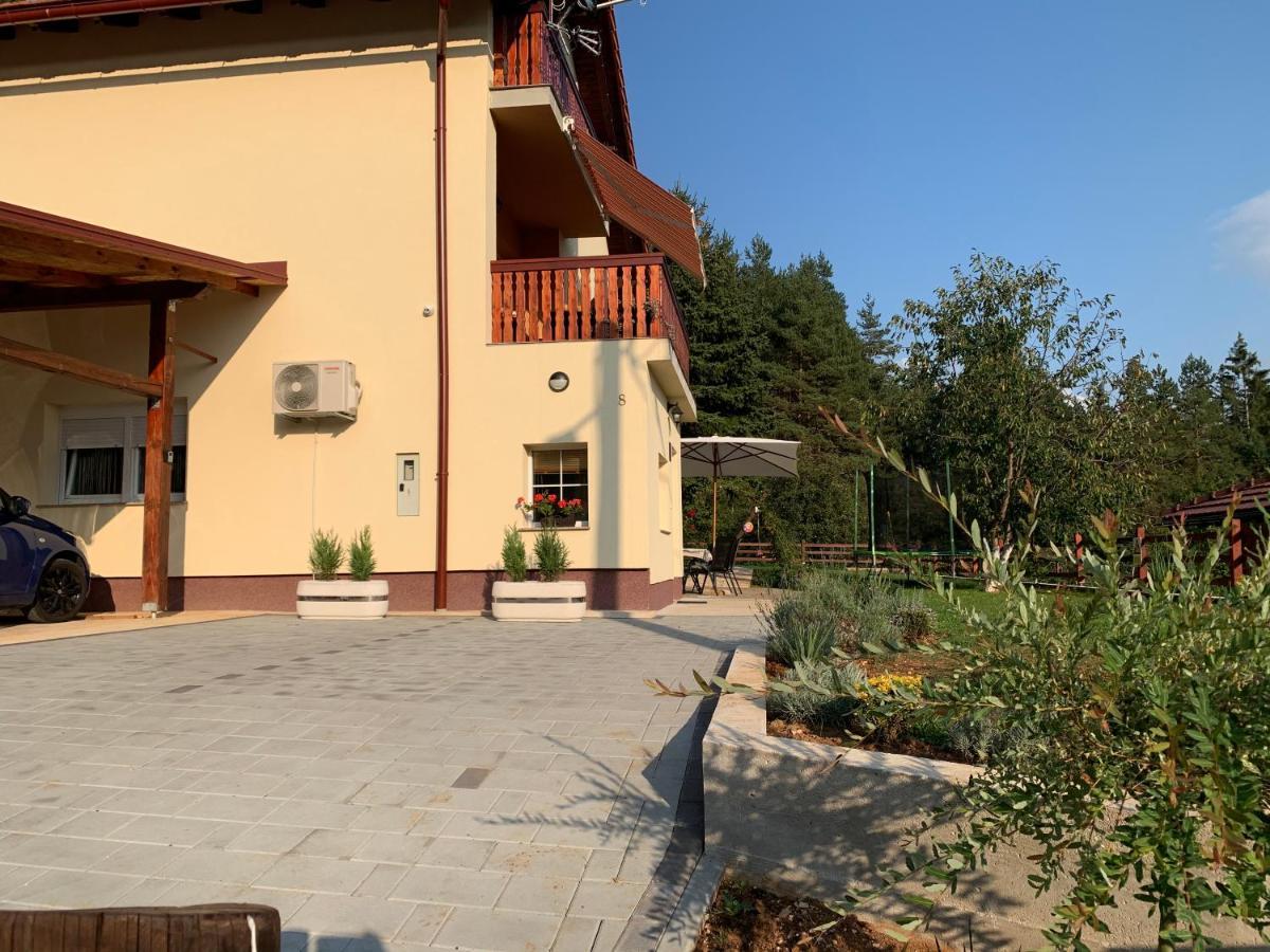 Apartman Korina Otočac Exteriér fotografie