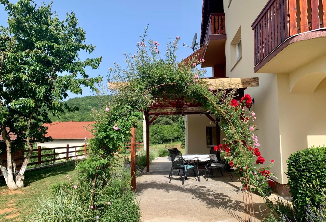 Apartman Korina Otočac Exteriér fotografie