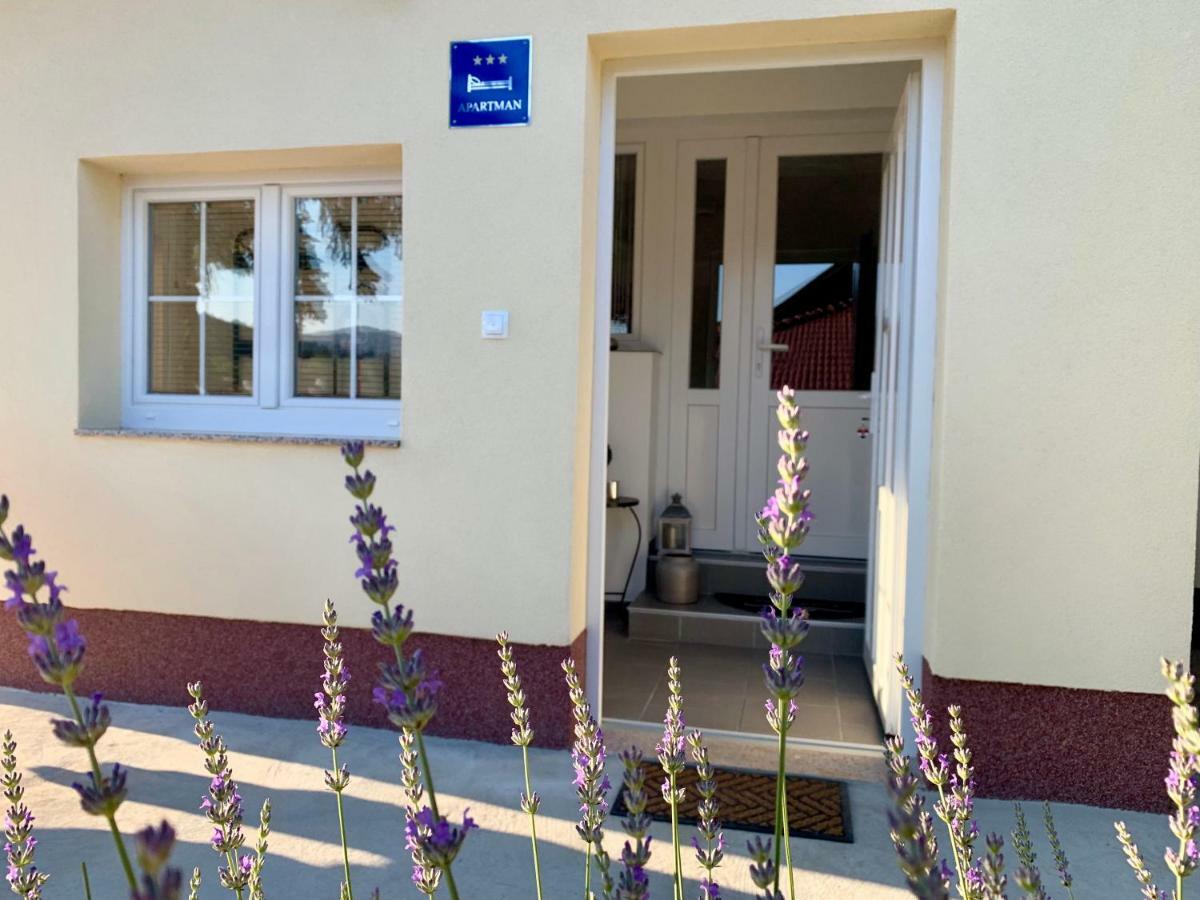 Apartman Korina Otočac Exteriér fotografie