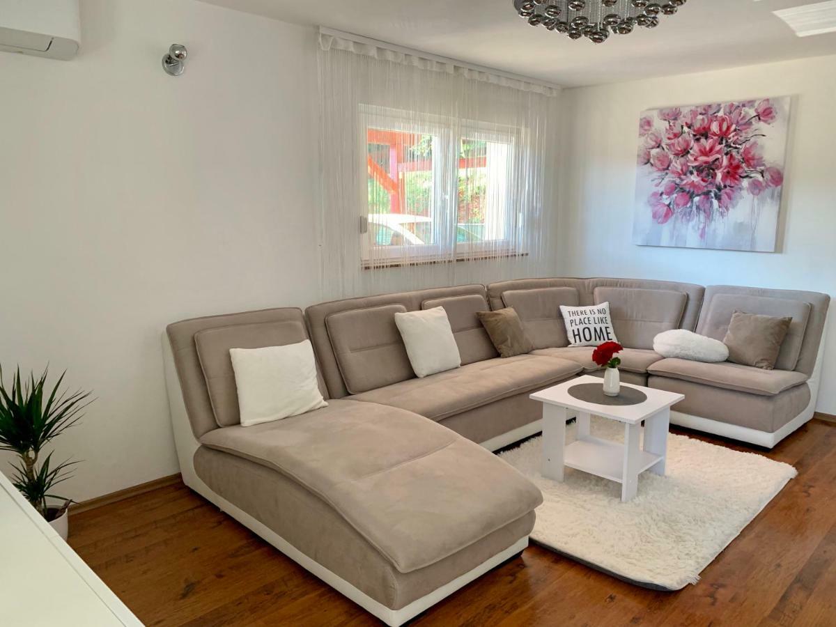 Apartman Korina Otočac Exteriér fotografie